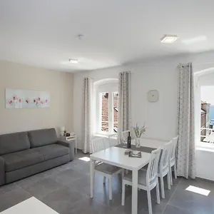 The View Apartment Split